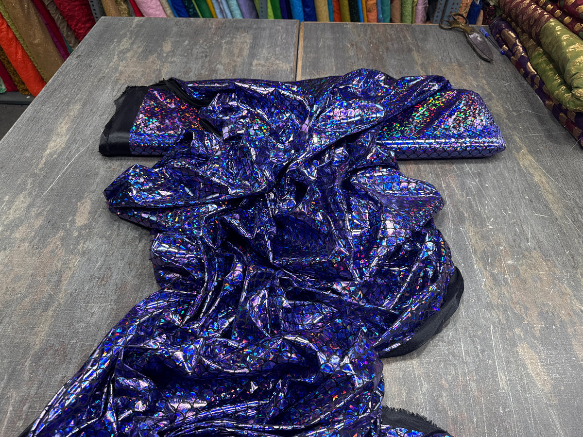 Holographic 0003